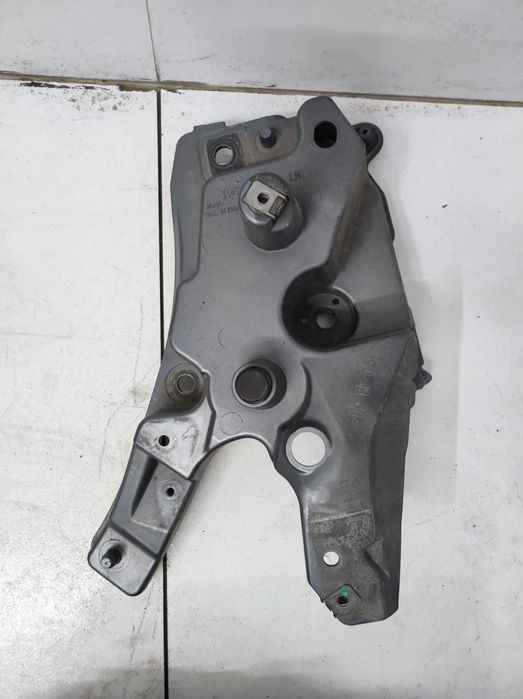 WSPORNIK MOCOWANIE UCHWYT BŁOTNIKA LEWY PRZÓD VOLVO XC60 II 2