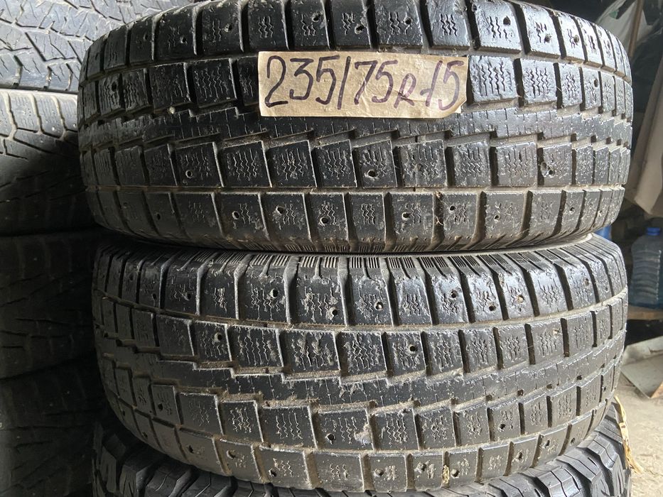 Шини Р 15 235/75,  болото,М/Т ,комплекти,пари.