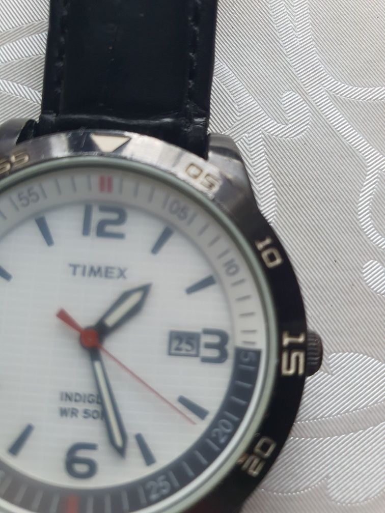 Zegarek męski Timex.