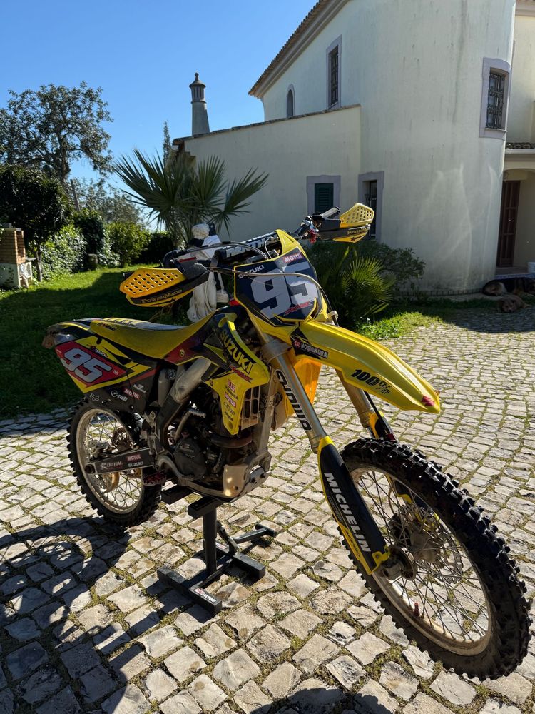 Suzuki RMZ 250 matriculada