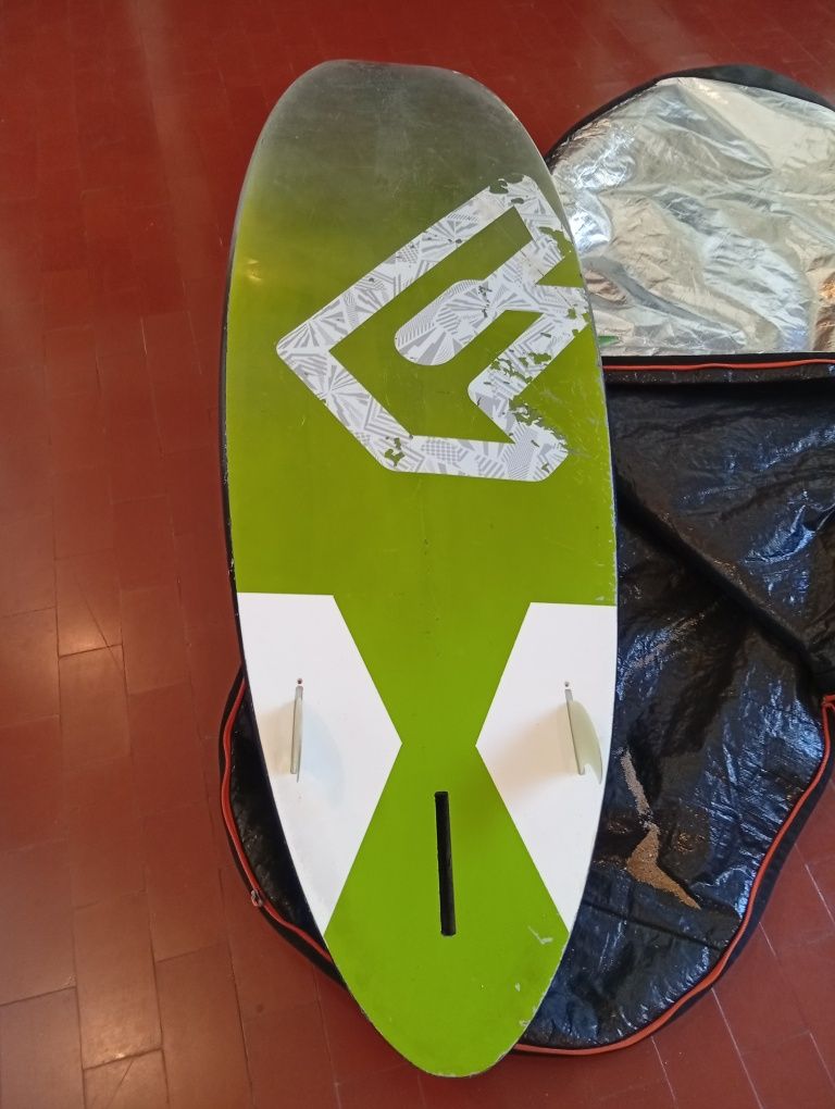 Prancha de windsurf Fanatic Freewave 115