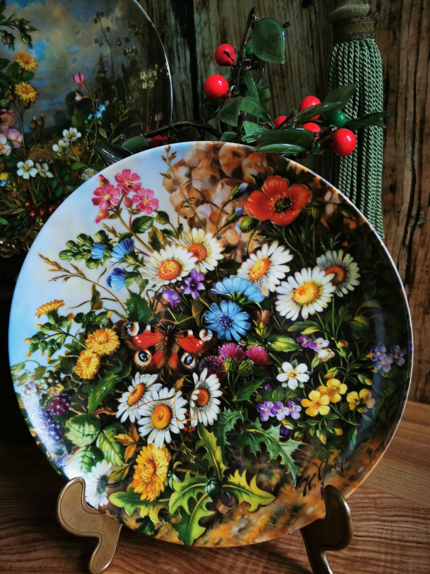 Porcelanowe talerze kolekcjonerskie, Fürstenberg, kwiaty Dzikie piękno