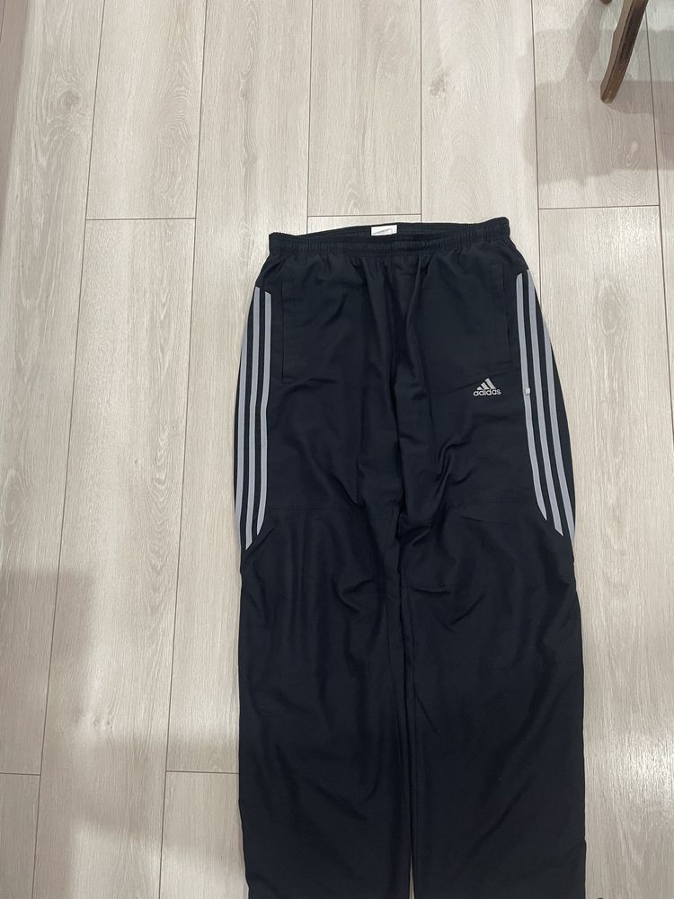 Широкі штани Adidas