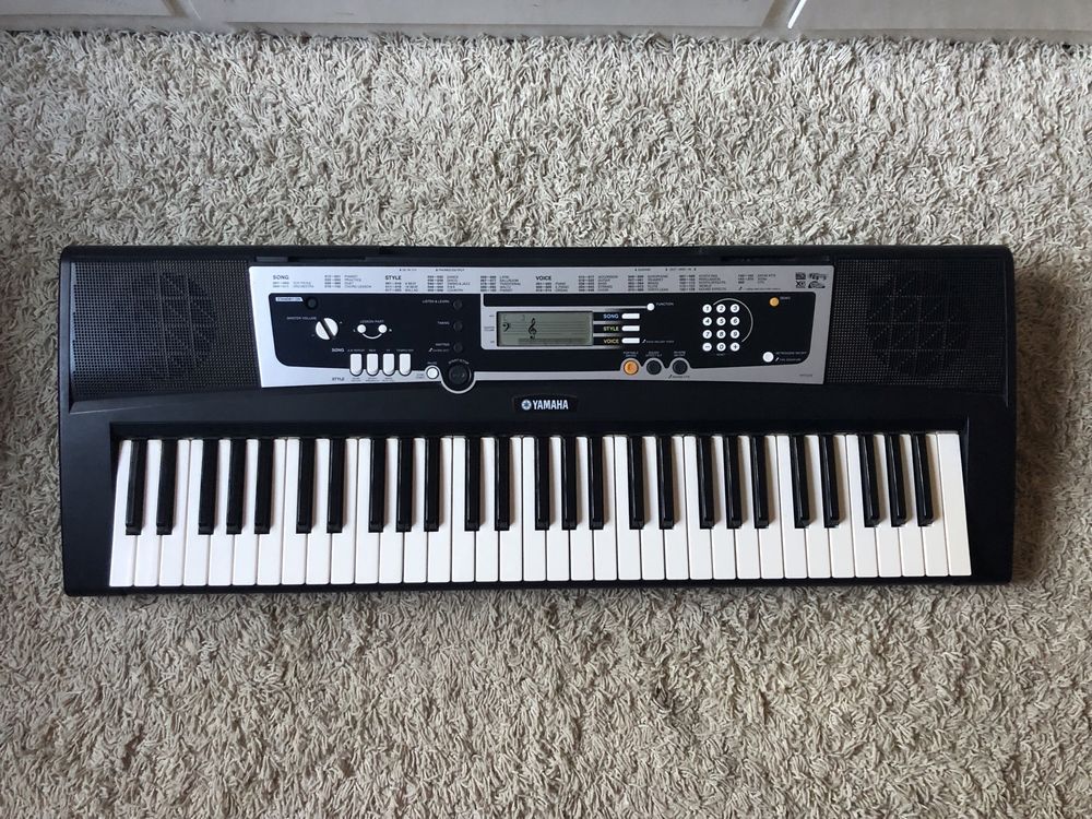 Piano Yamaha Portatone Avariado