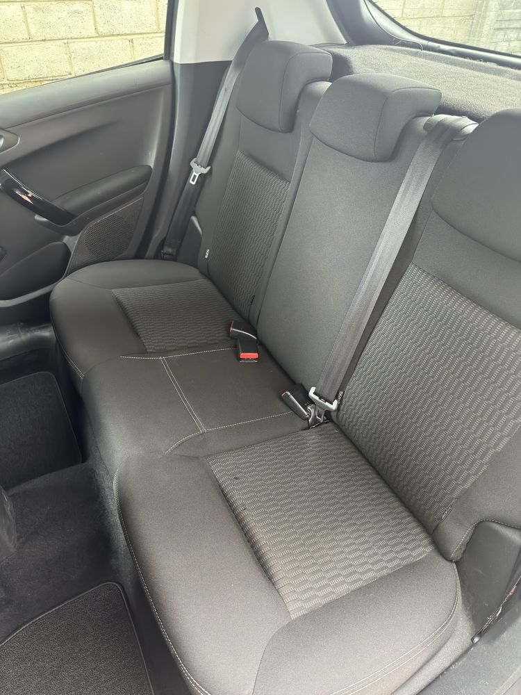 Peugeot 208 1.2 puretech 2014R