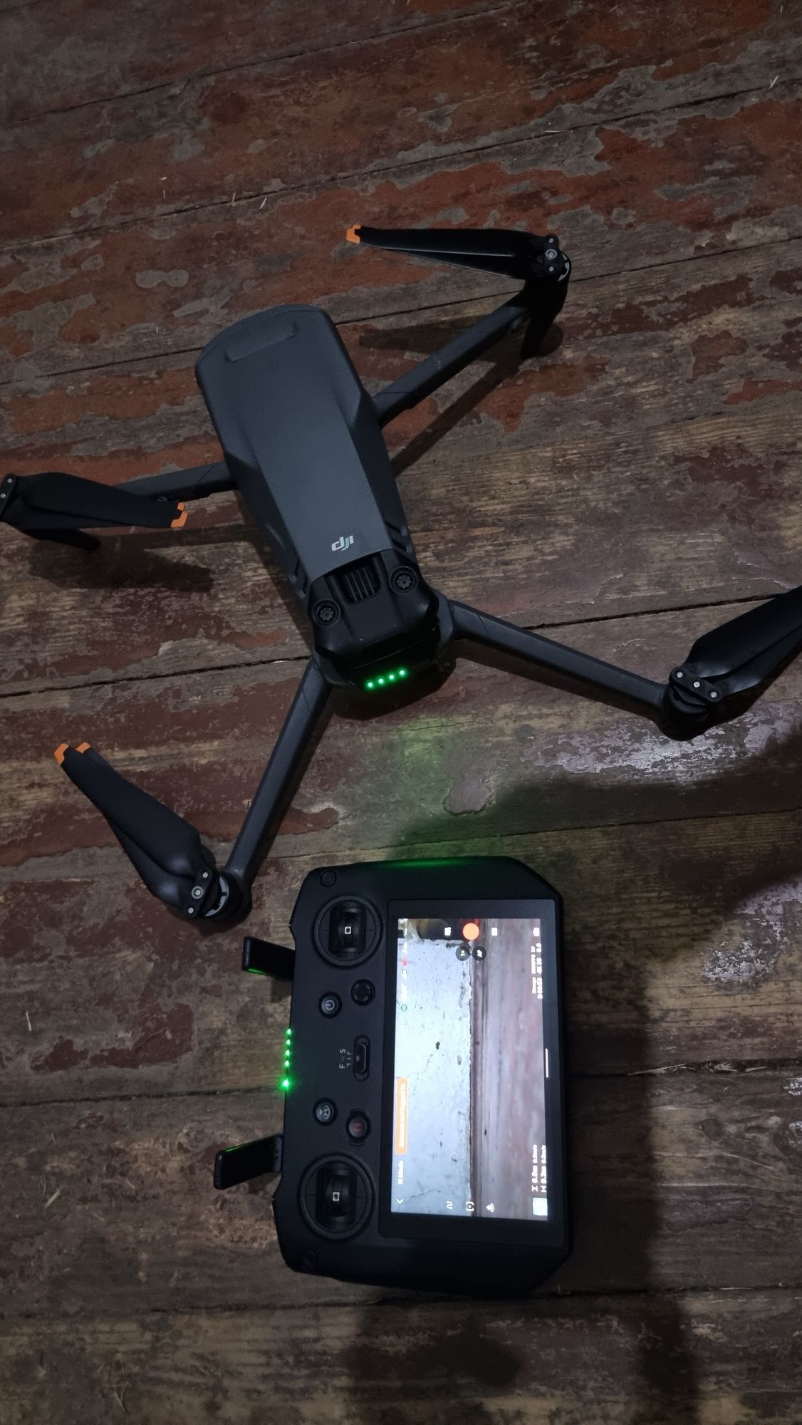 Дрон квадрокоптер DJI Mavic 3