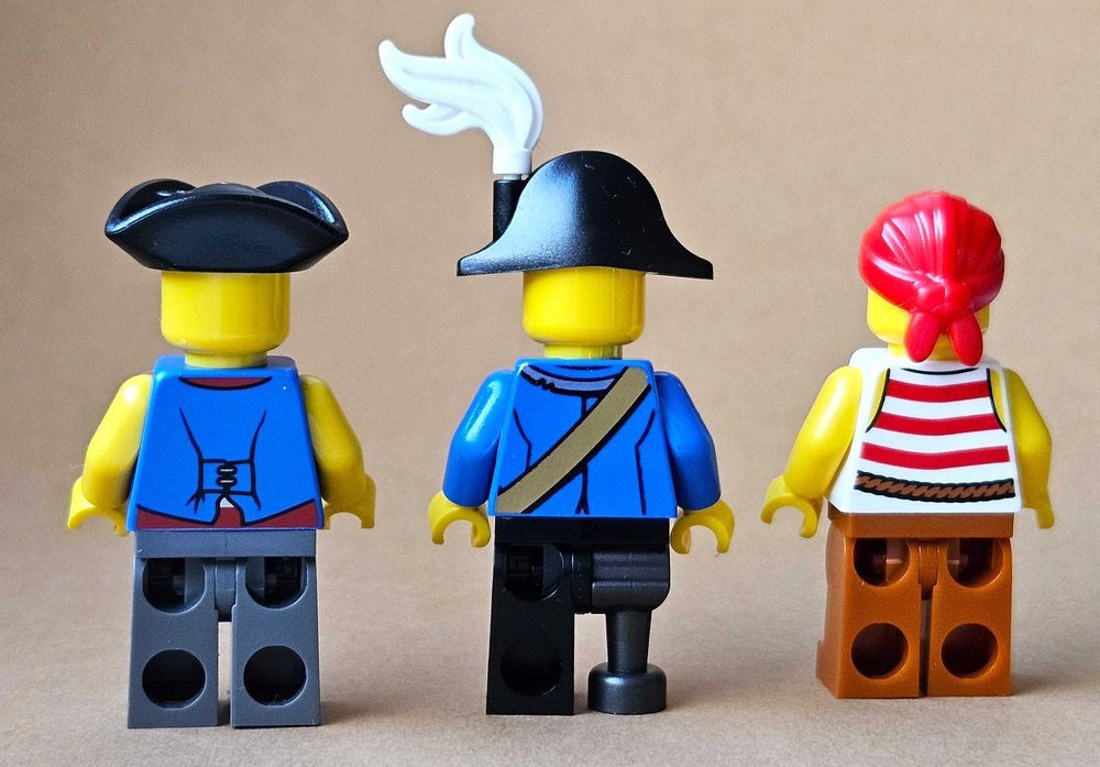 Lego 31109 Piraci figurki PI185, PI186, PI187 + akcesoria