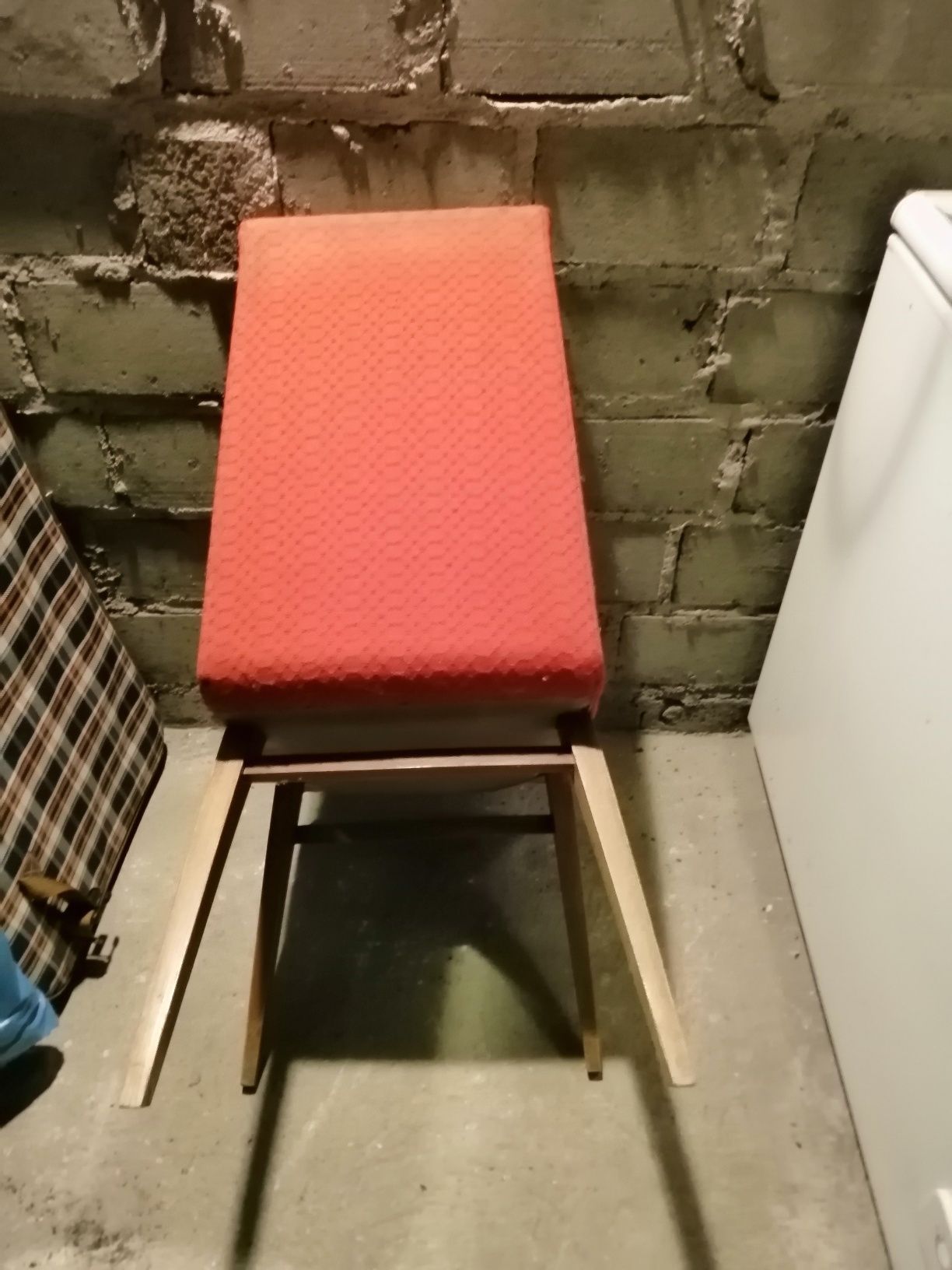 Krzesła wyściełane z XX wieku