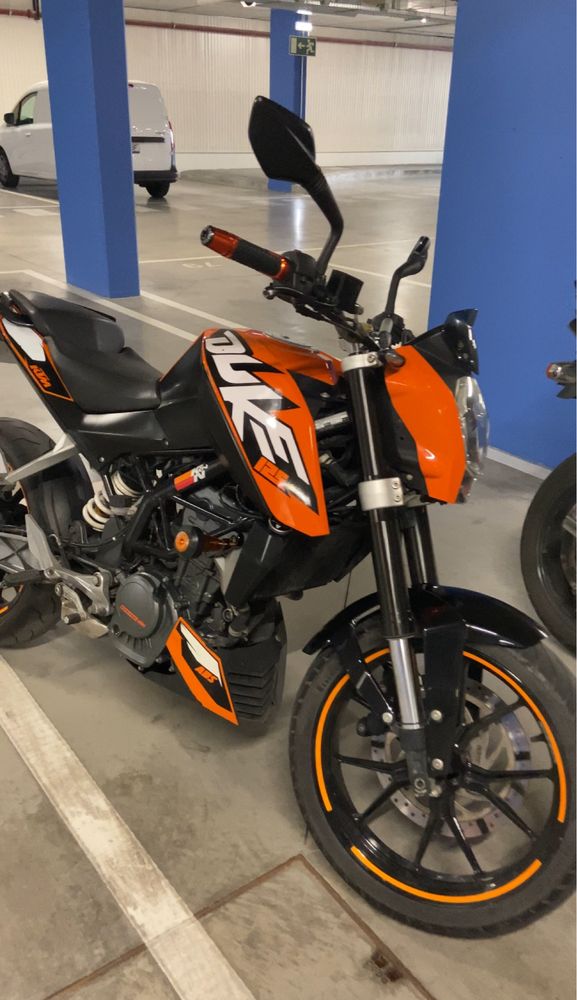 Ktm duke 125 com extras