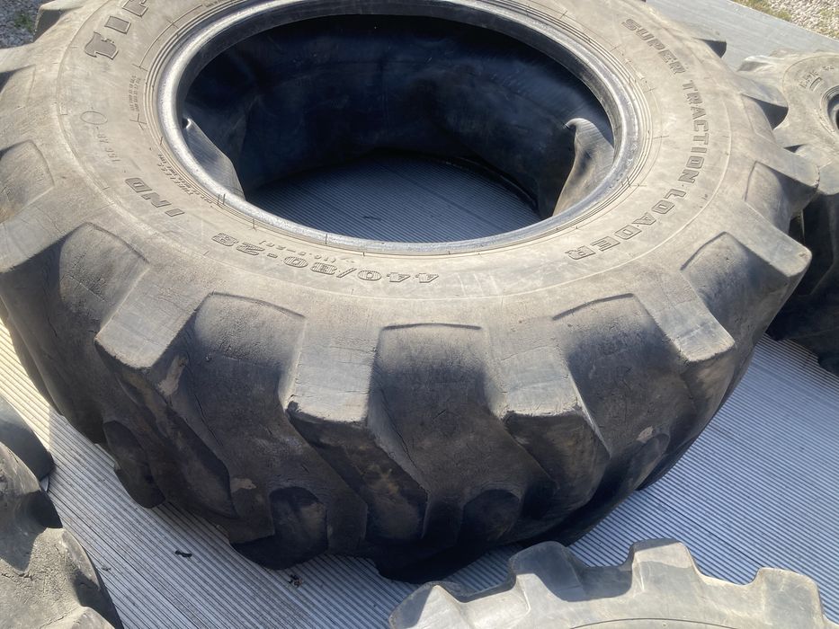 Opony 440/80/28 koparko ładowarka