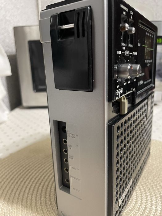 Аналоговый радиоприемник Sony ICF-5500m