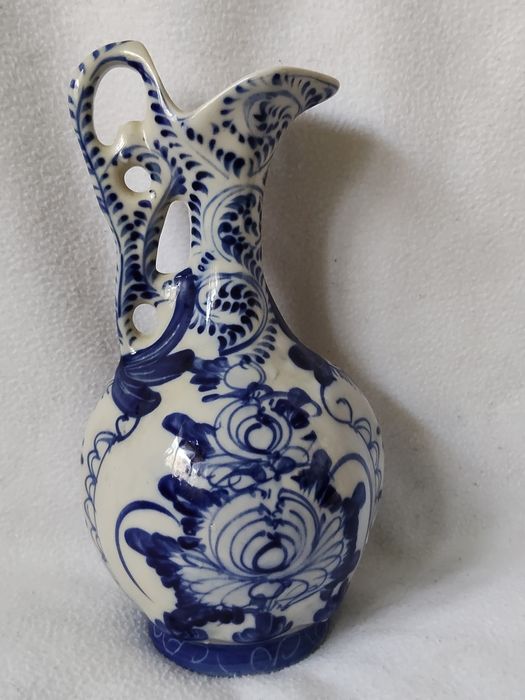 Ваза ціла, 23 см висота