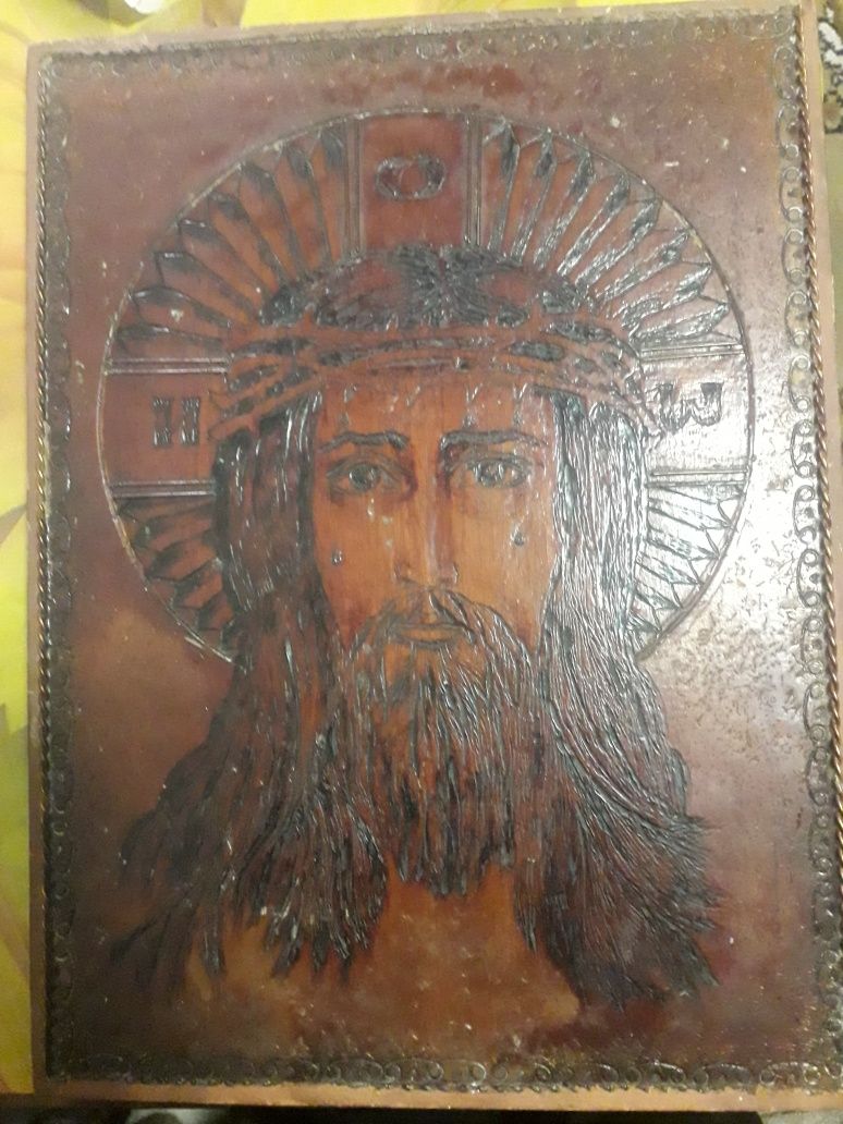 Икона Иисуса с дерева