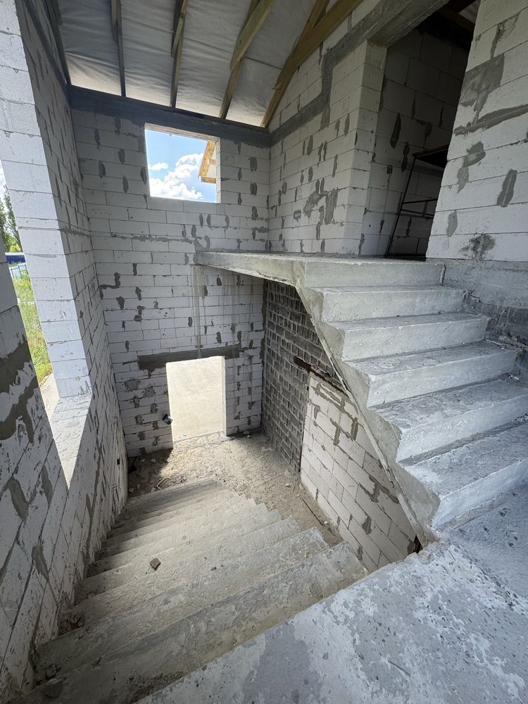 Виробничо-складське приміщення 1400м2