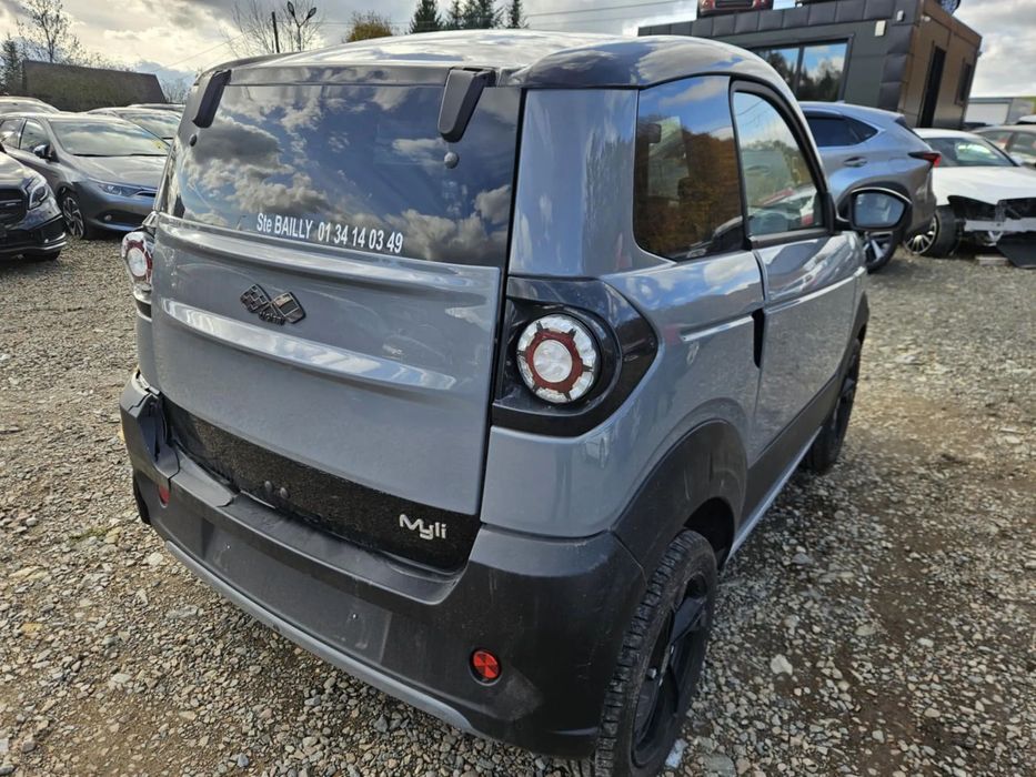 Ligier JS50 LIGIER MYLI elektryczny  2023 rok  L6e.  aixam / FRANCJA