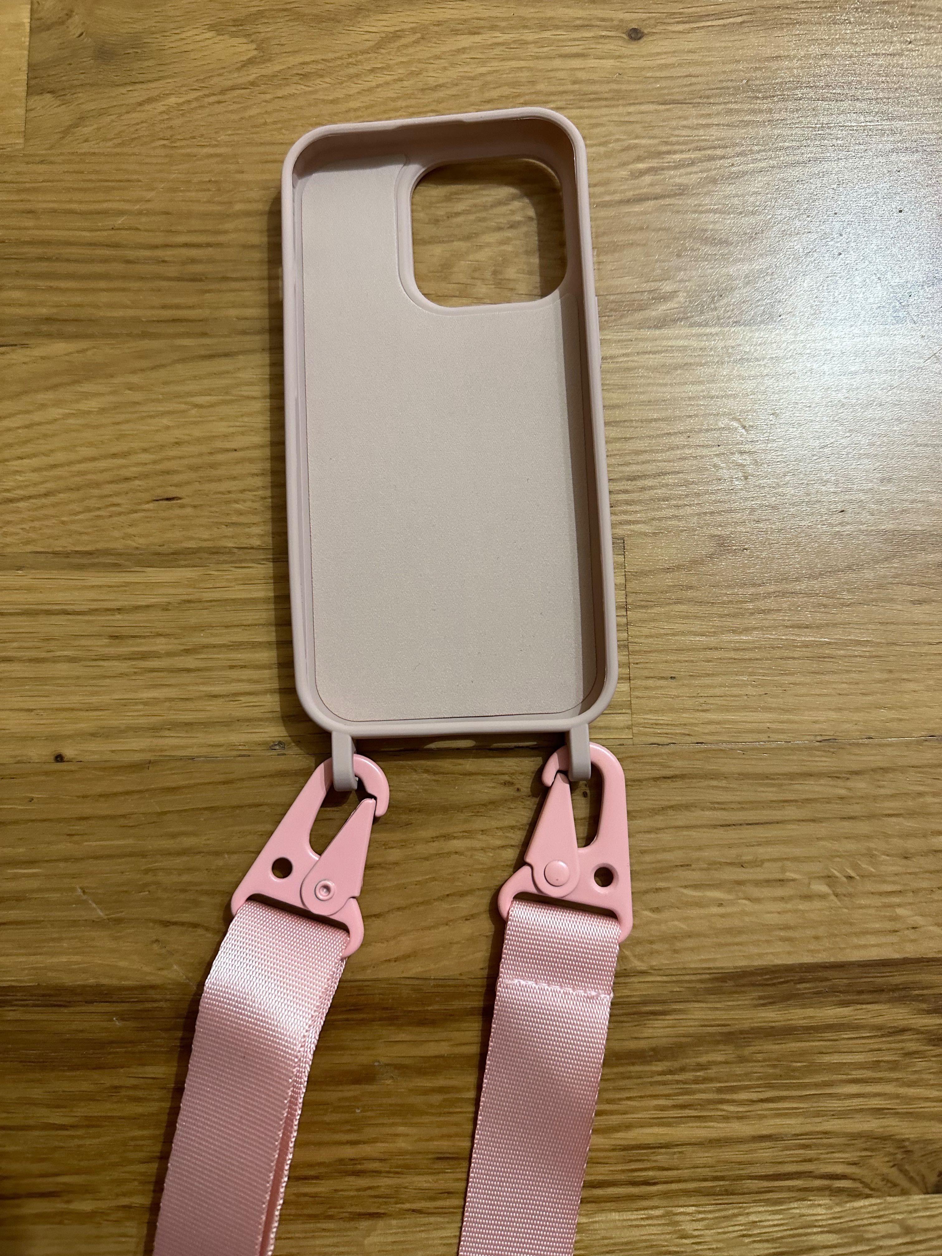 Продам чехол crossbody на iPhone 14 Pro.