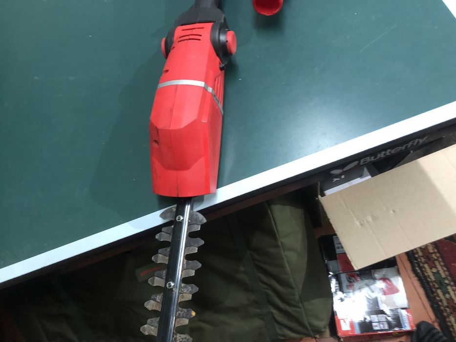 Кущоріз телескопічний Einhell GE-HH 18/45