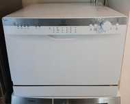 Продаётся отдельно стоящая посудомоечная машина Indesit на 6 комплекто