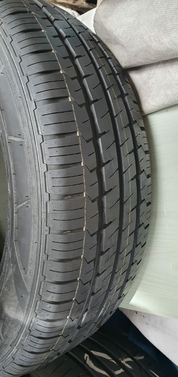 Opony Hankook Vantra LT 205/65/16 C Vivaro Master Trafic Vito