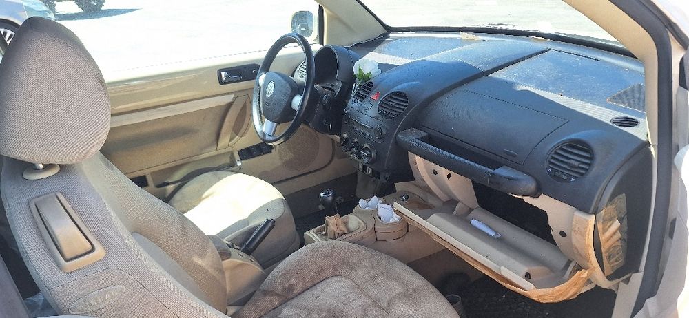 Na części Volkswagen New Beetle cabrio