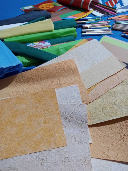 Materiały szkolne do prac plastycznych