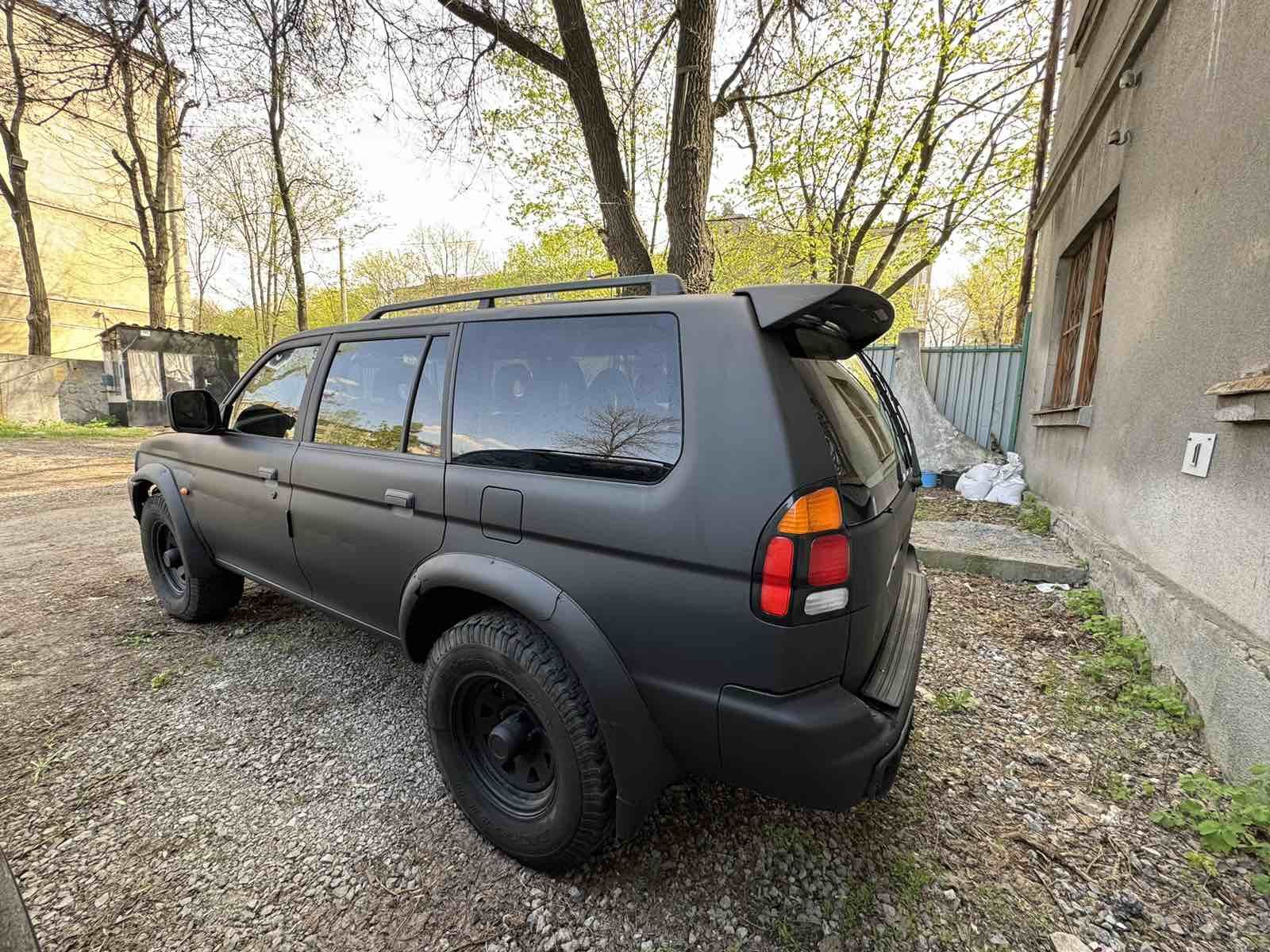 Mitsubishi pajero sport