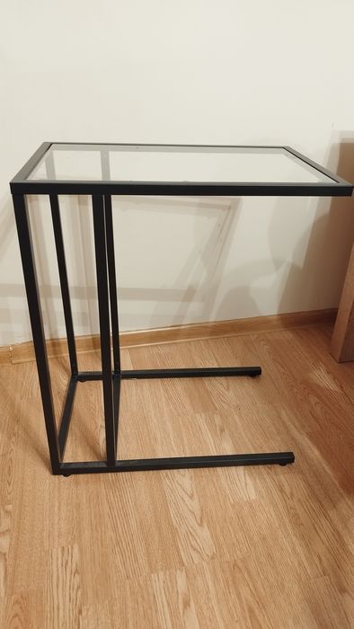 Ikea vittsjö stolik pod laptopa