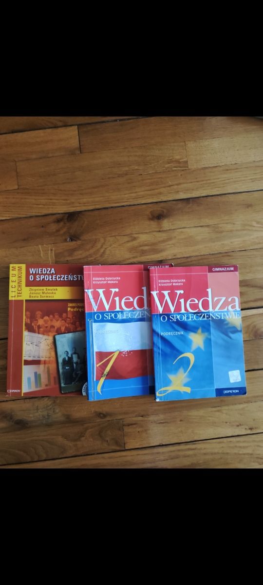 Wiedza o społeczeństwie (Smutek, Surmacz) WOS (Dobrzycka, Makara)