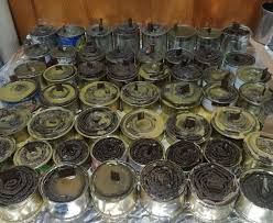 Потрібен парафін або віск для окопних свічок.