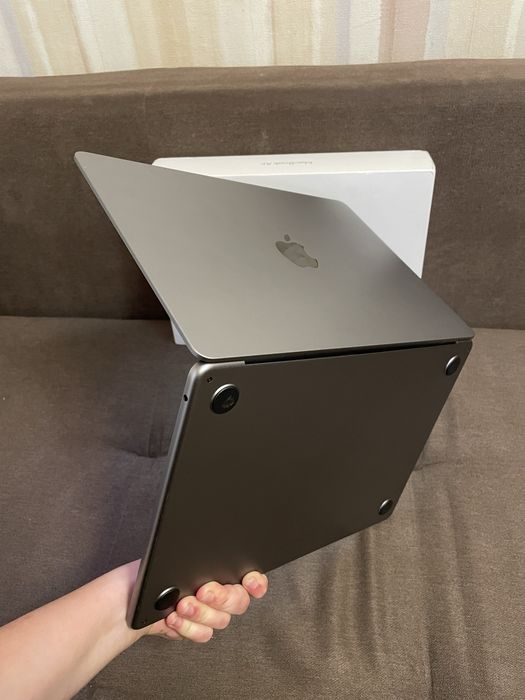 Мдм MacBook Air M2 в гарному стані