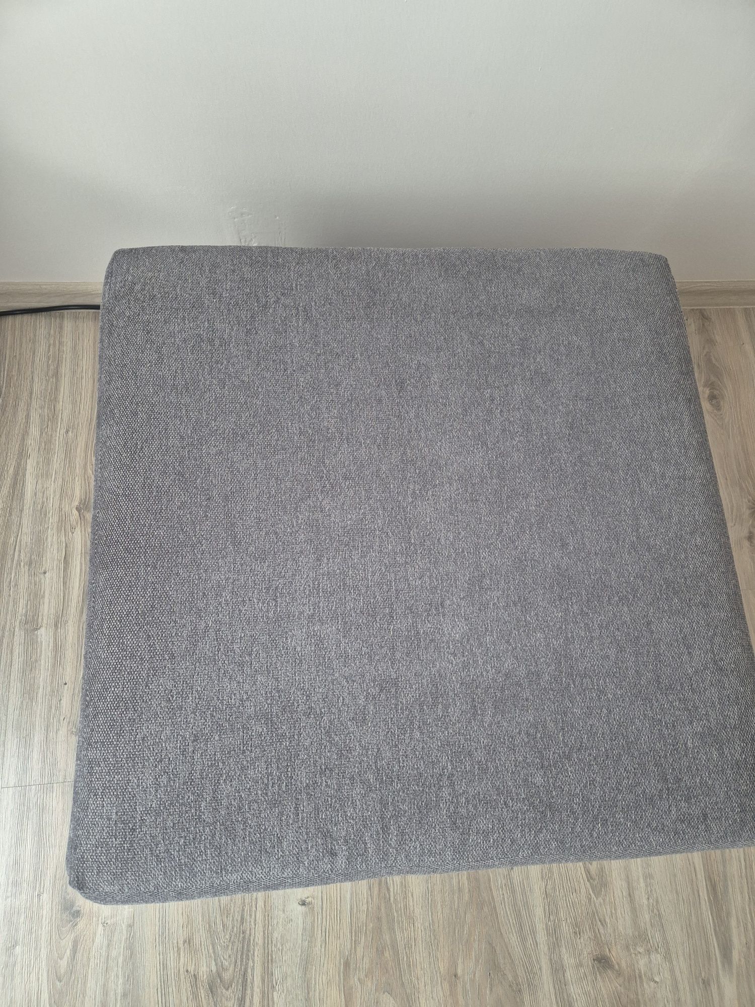 Puf, podnóżek 71 x71 x41 cm