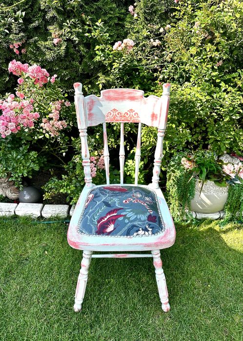 Egzotyczne krzesło drewniane