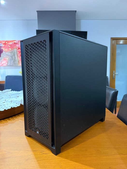 Caixa ATX Corsair 5000D com Motherboard MSI B350