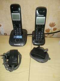 Два стационарных телефона Panasonic PNLC1010, KX-TG2512UA