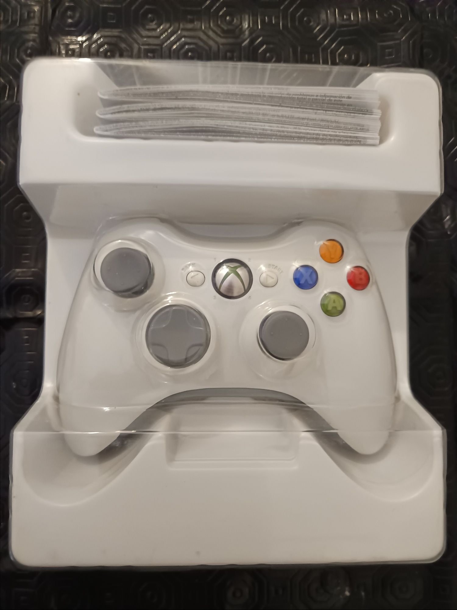 Comando Xbox 360 wireless branco em caixa