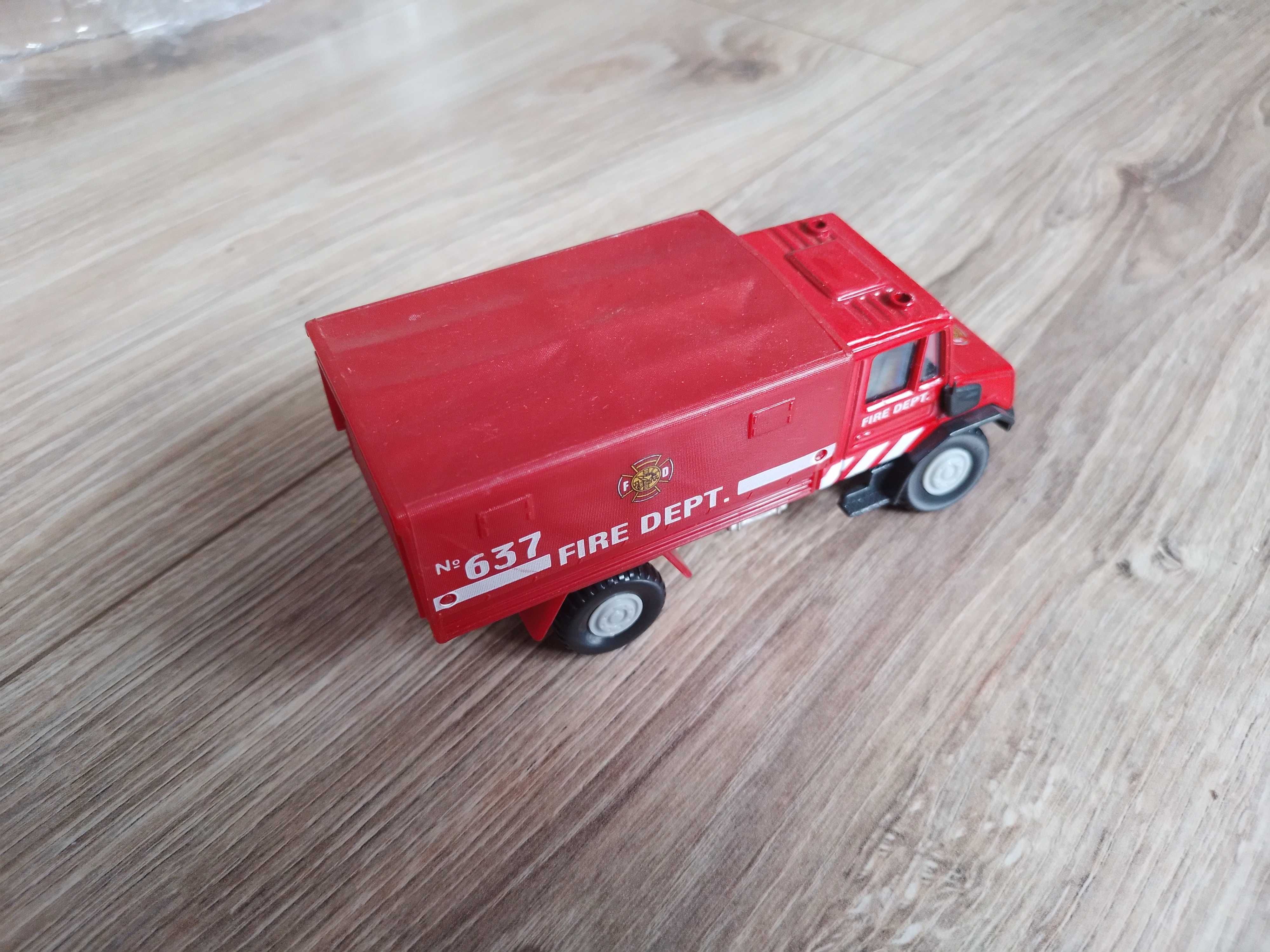 Mercedes Unimog, straż pożarna; Welly 1:43