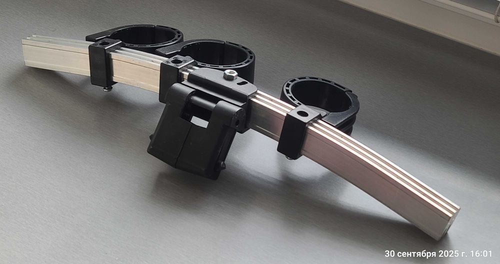 Мультифид «Triax 3 LNB» спутниковой антенны (Дания)