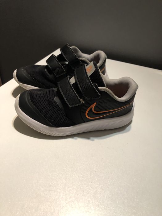 Buty sportowe nike 25