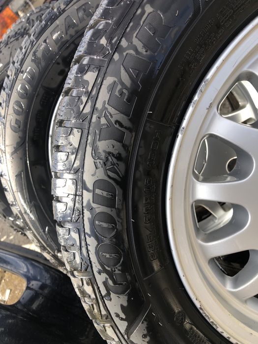 Дискі зимовими шинами Good Year 235/60 R16 зняті BMW e 38