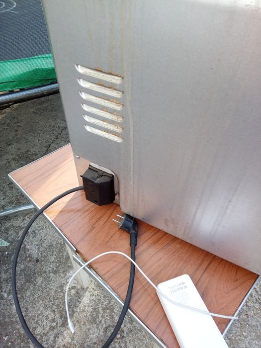 Шафа електроду хова б/в потребує заміни перемикача режимів роботи або