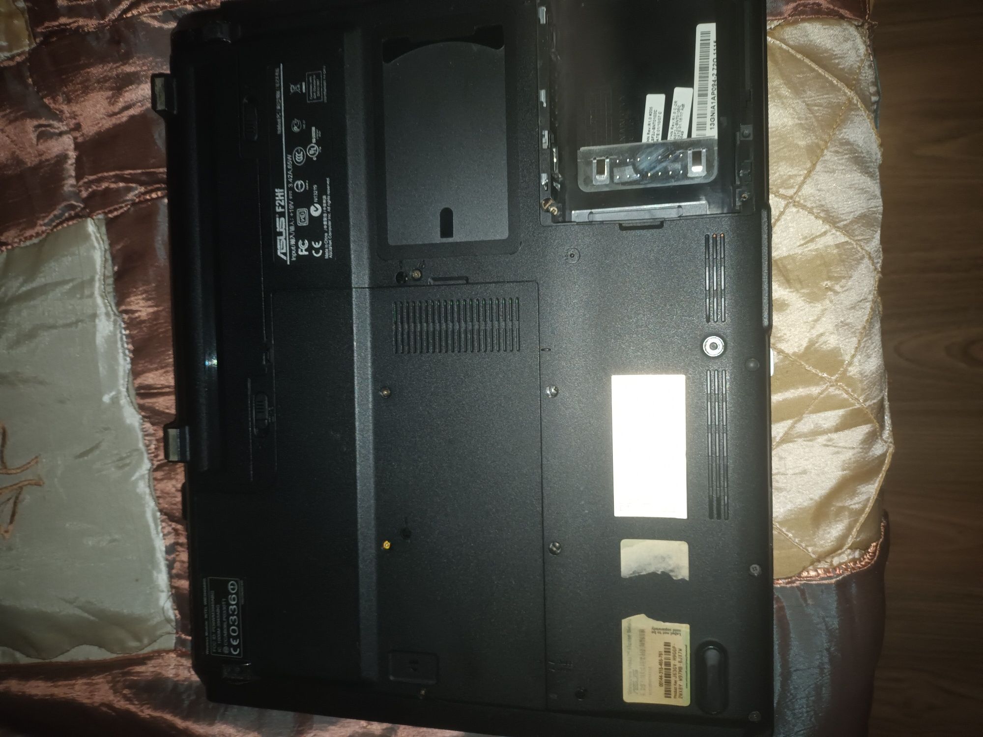 Laptop asus F2HF