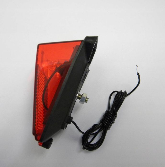 Lampka rowerowa na błotnik dynamo prądnica tył dioda LED lampa