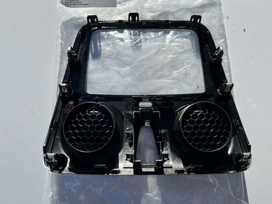 Dacia Sandero II ramka deski KRATKA NAWIEWU ŚRODKOWA