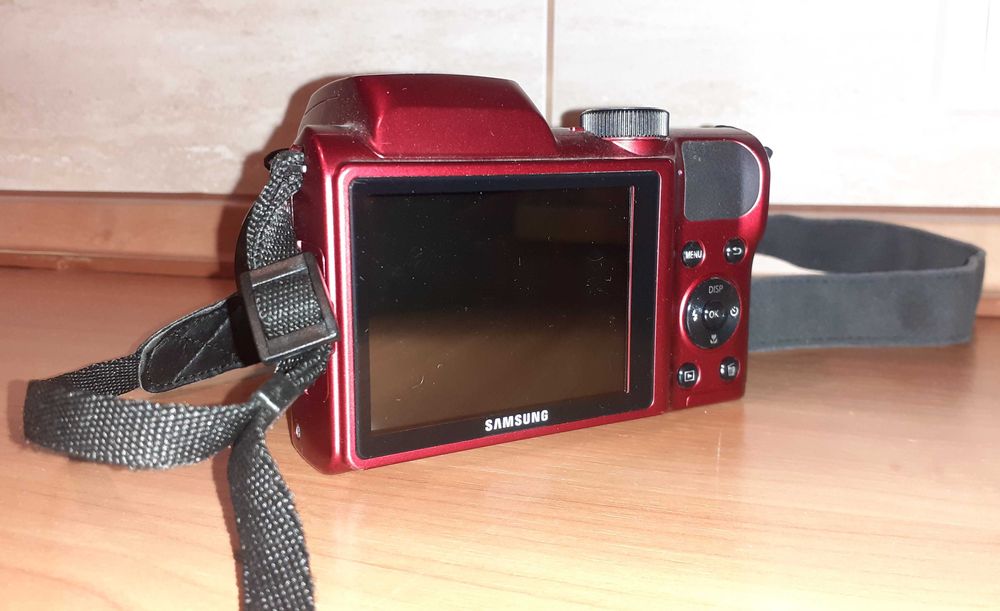 aparat cyfrowy samsung WB100 czerwony