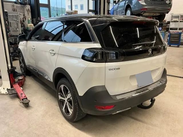 Peugeot 5008 Peugeot 5008 II 1,2 Pure Tech 130 KM Niski Przebieg Faktura VAT 23%