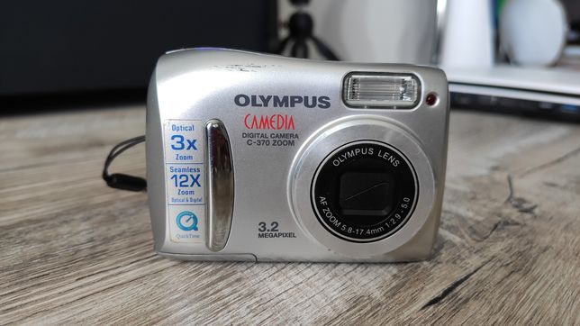 Цифровой фотоаппарат Olympus C-370 zoom