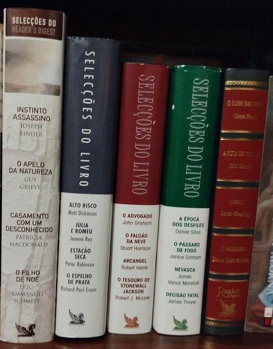 Livros encadernados da seleção do Reader´s Digest
