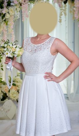 Платье белое свадебное до колена размер 44 очень нежное и красивое
