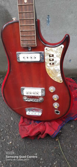 Бас гитара "урал"