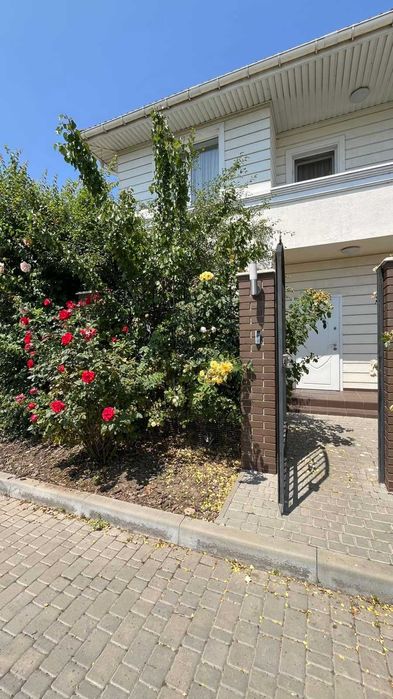 Продам  дом с ремонтом напротив  Совиньона.Срочно!!!